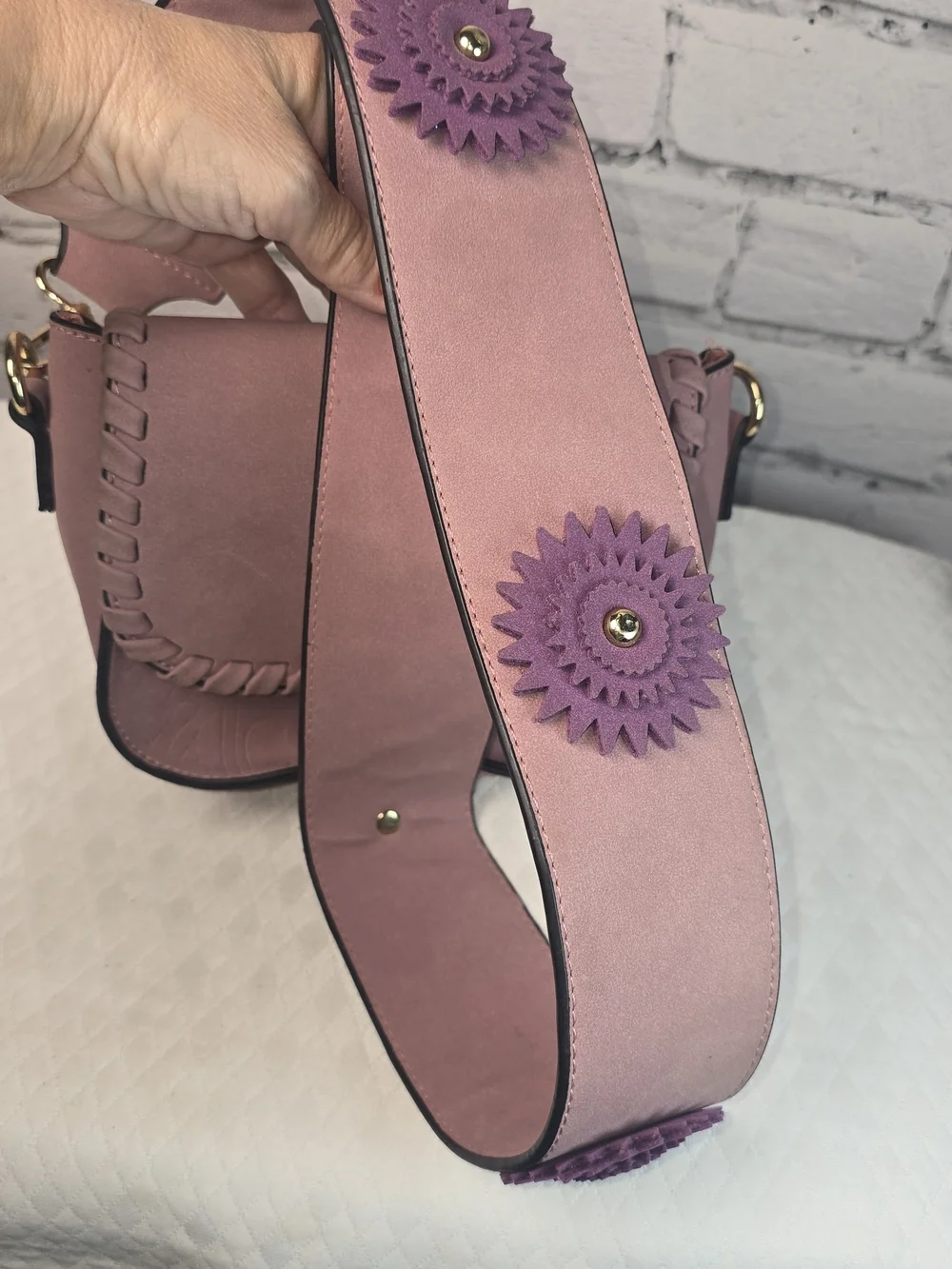 KISS ME COUTURE CROSSBODY PURSE WITH STATEMENT STRAP DUSTY PINK LILAC BAG
